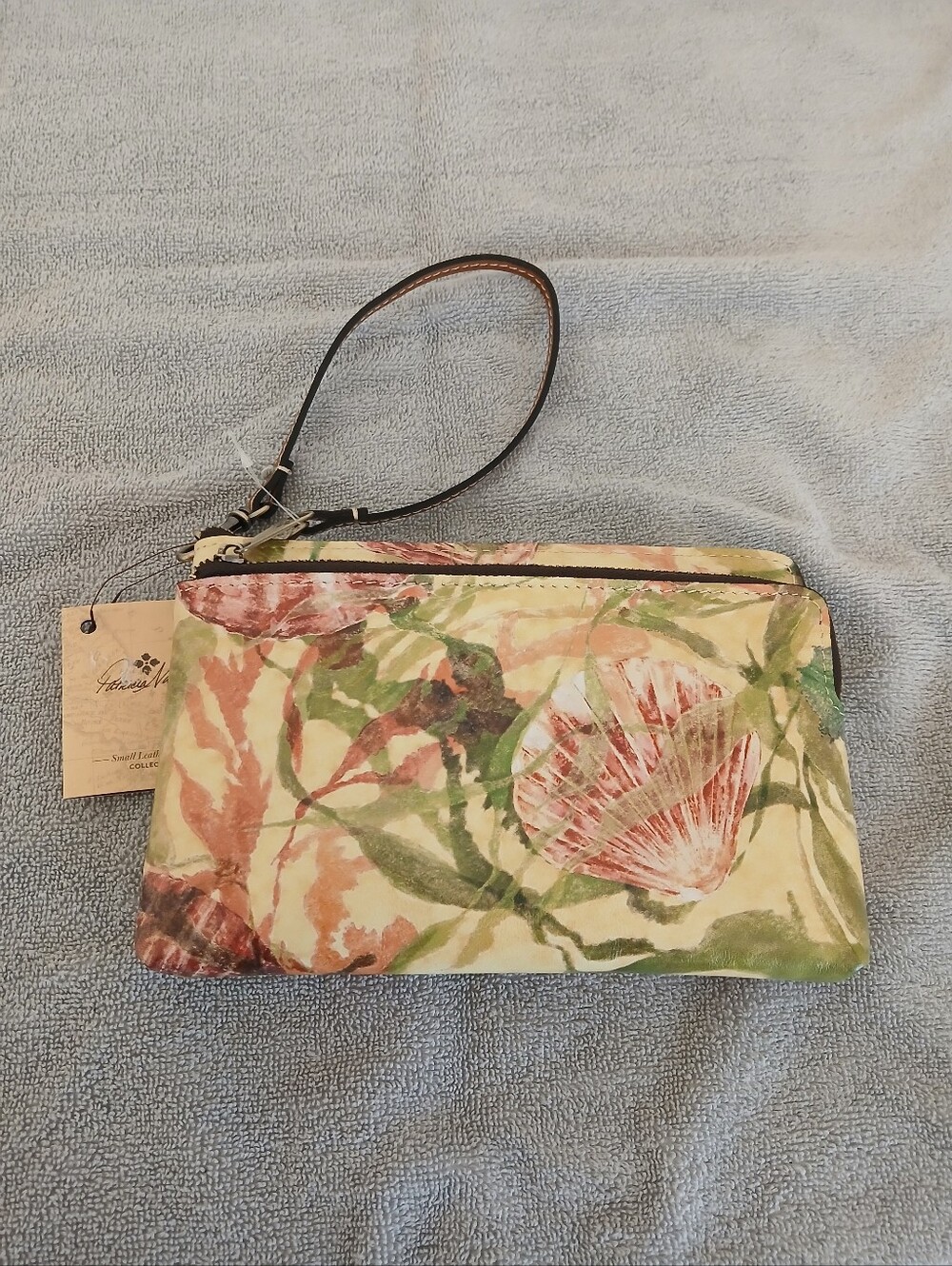 Patricia Nash Varone Seashell Wristlet NWT